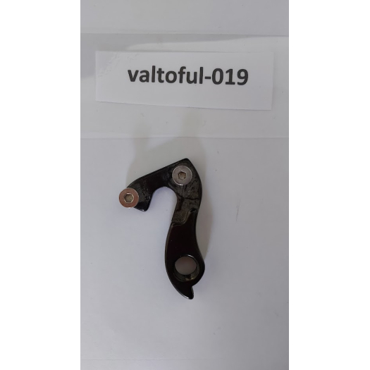 KPC váltófül csavarral 019