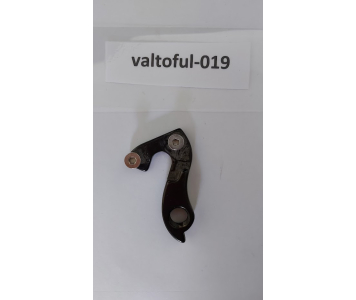 KPC váltófül csavarral 019